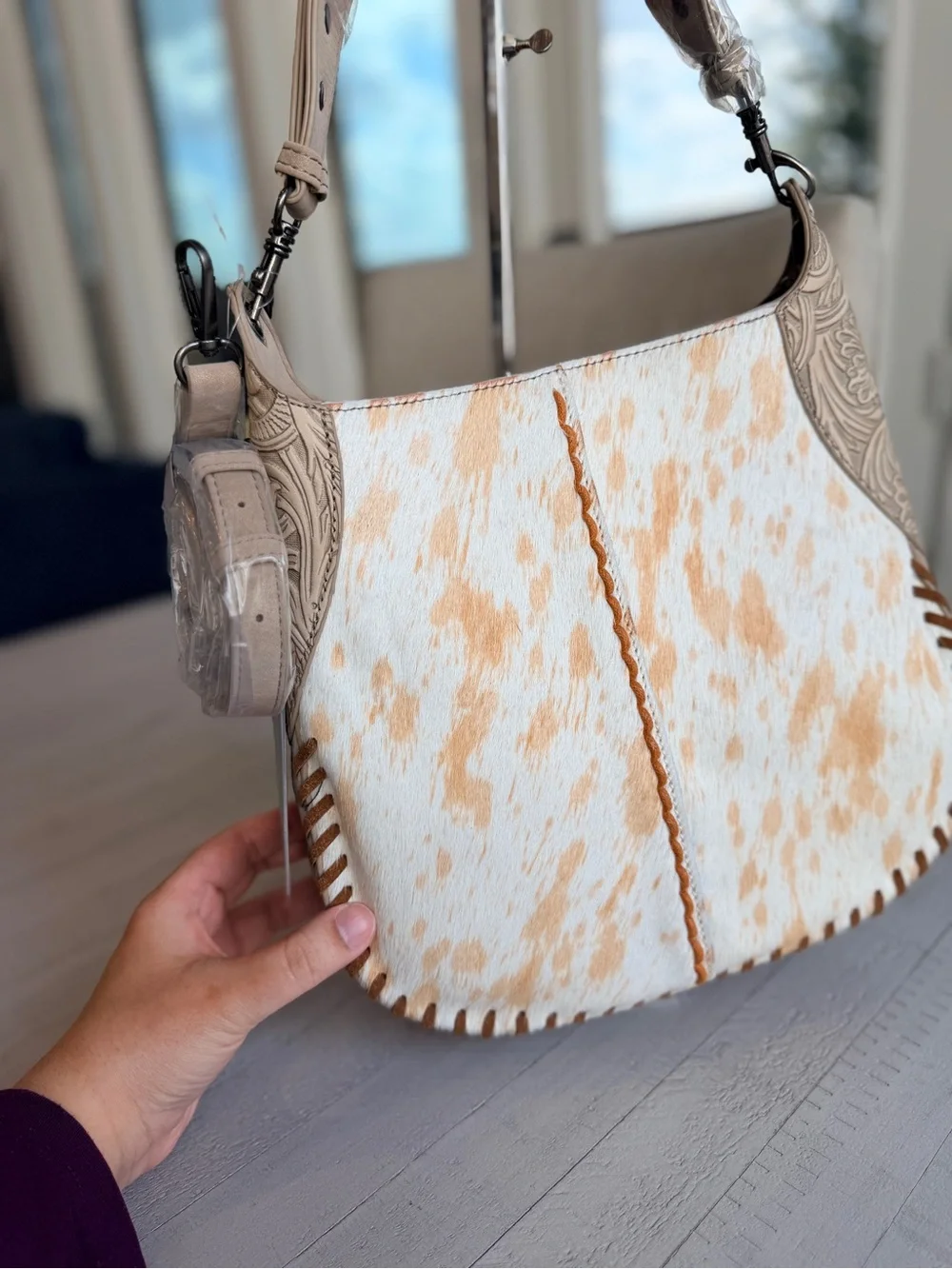 Trinity Ranch Cowhide ＆ Tooled Leather Hobo Crossbody Bag Tan